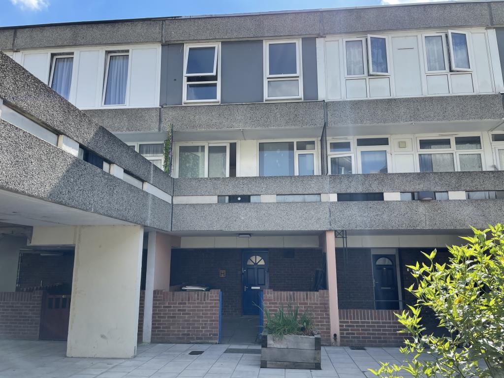 Lot: 109 - TERRACED HOUSE FOR INVESTMENT OR OCCUPATION - 